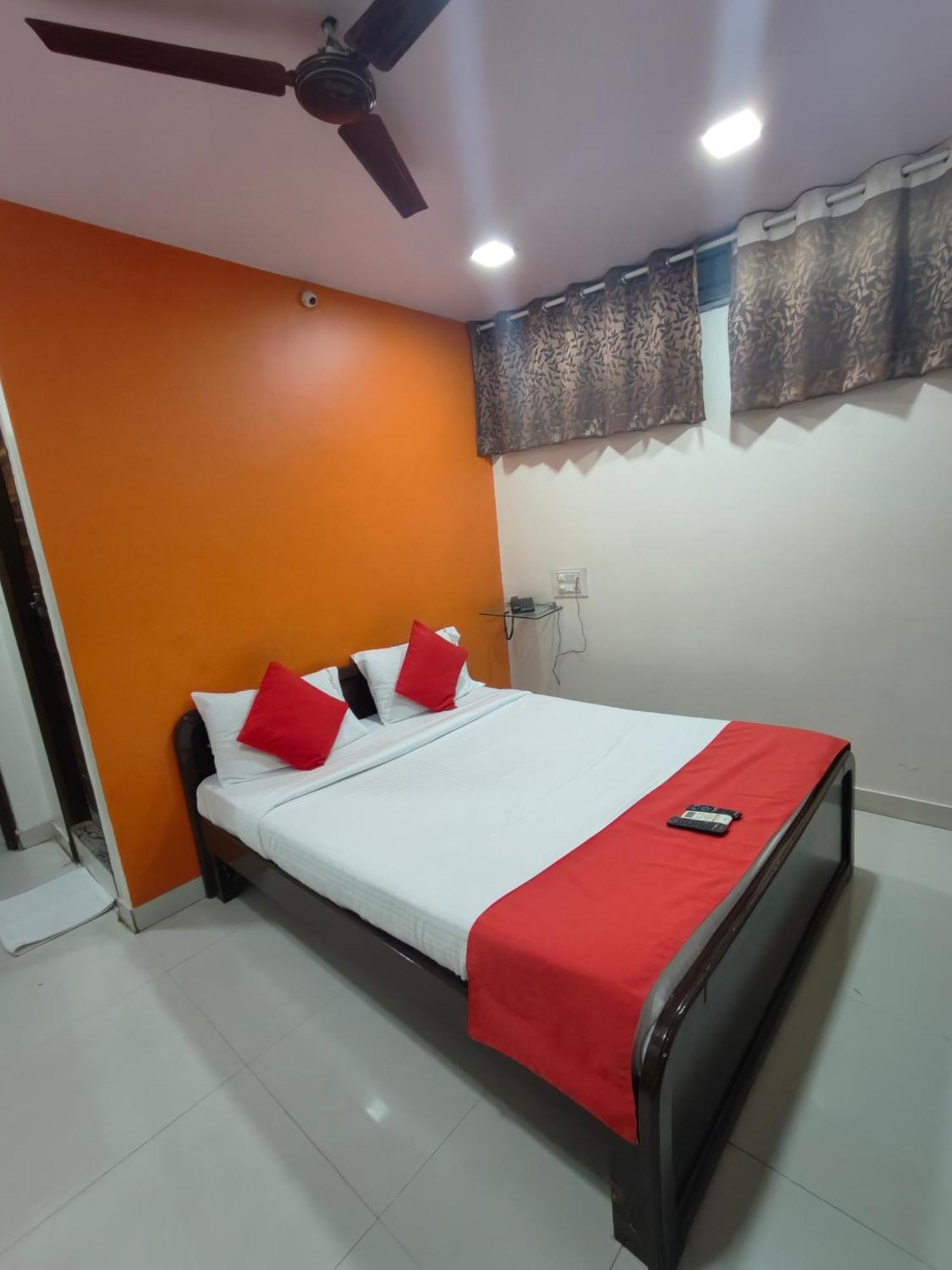Hotel Golden Arch Bangalore Extérieur photo