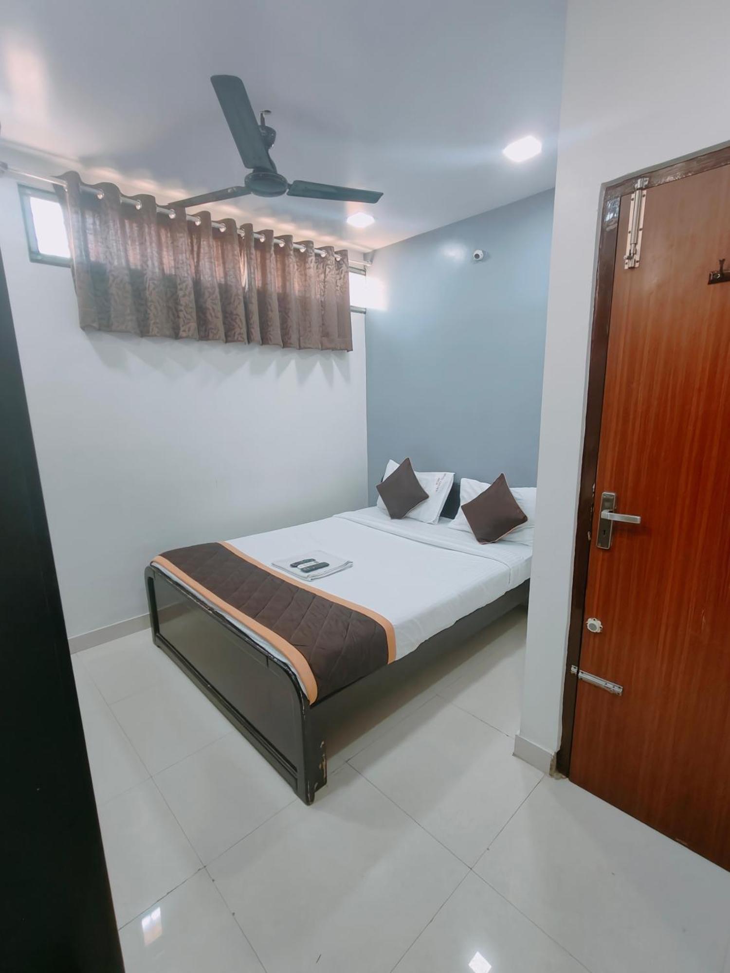 Hotel Golden Arch Bangalore Extérieur photo