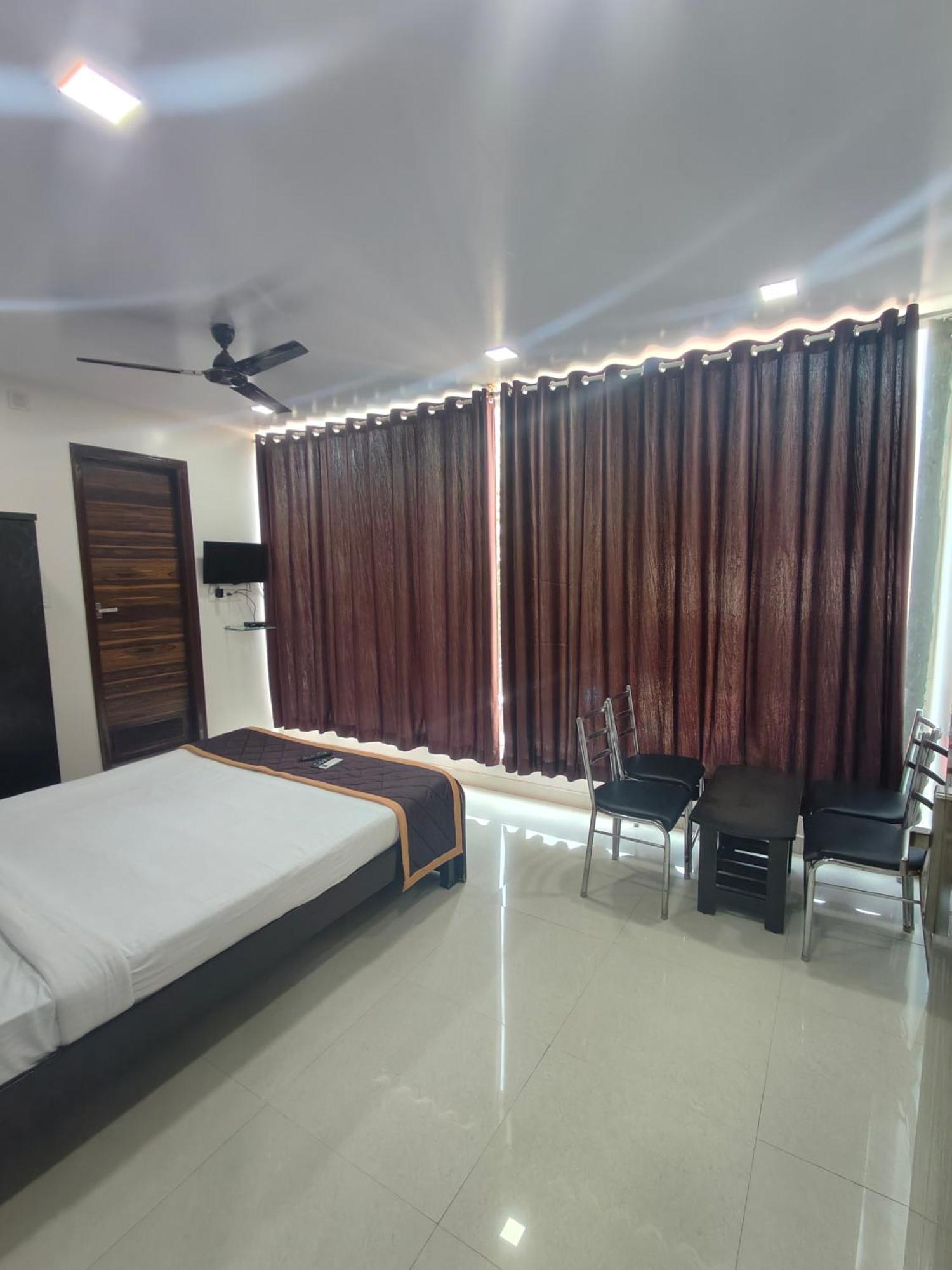 Hotel Golden Arch Bangalore Extérieur photo